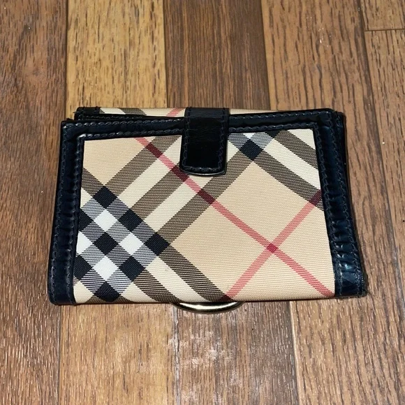 Burberry London - Picture 3 of 12